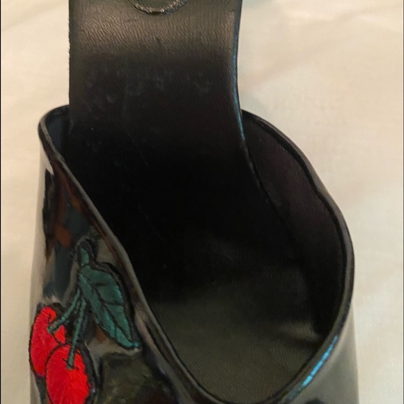 Hot Topic Cherry shoes size 10 - Picture 9 of 15